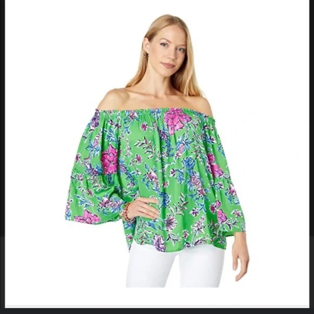 Lilly Pulitzer Top. New with tags. Nevie.